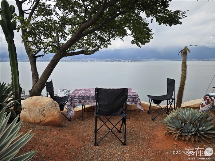 在这里叹咖啡赏美景，感觉应该是很好的。