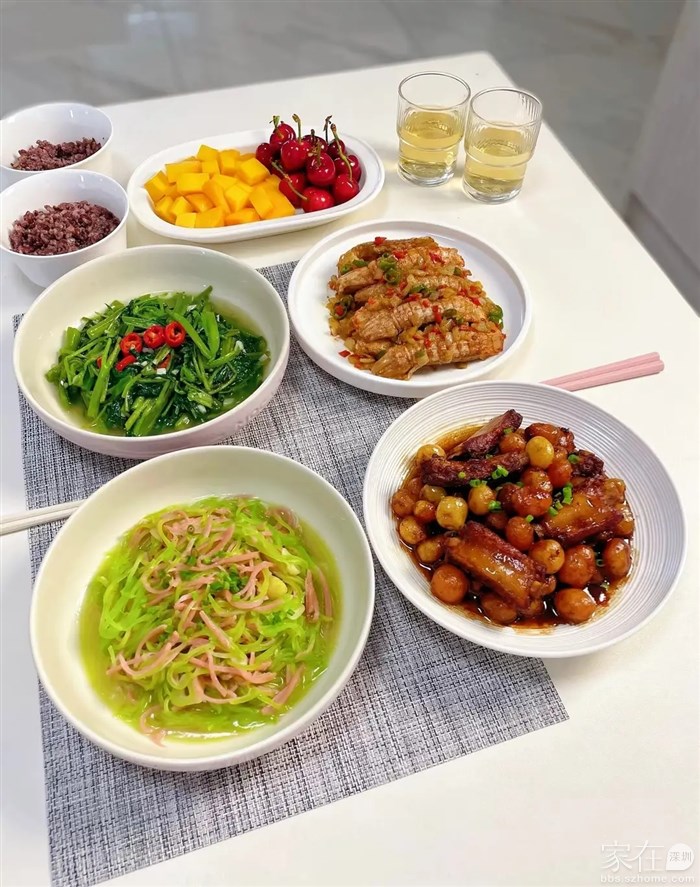 希望下班后我们能一起吃着饭～