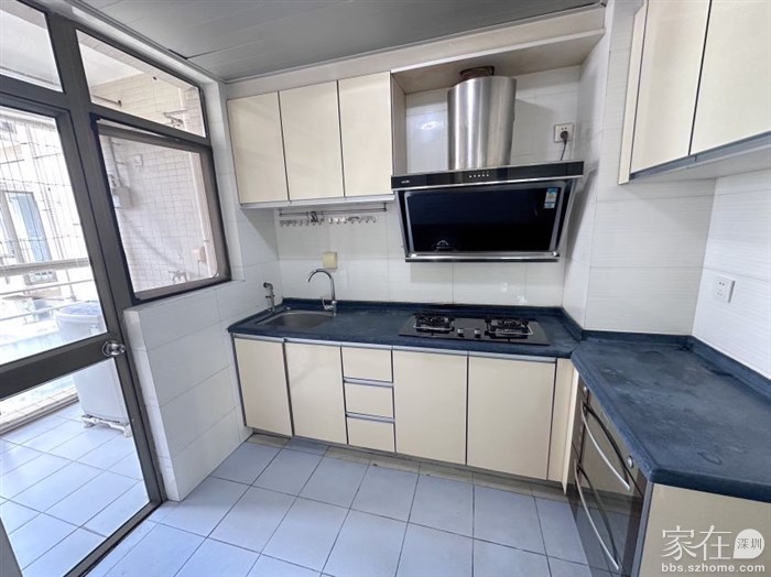 家店齐全 拎包入住 花园中间 比较安静