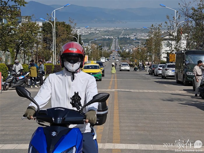 我骑着小踏板帅吗