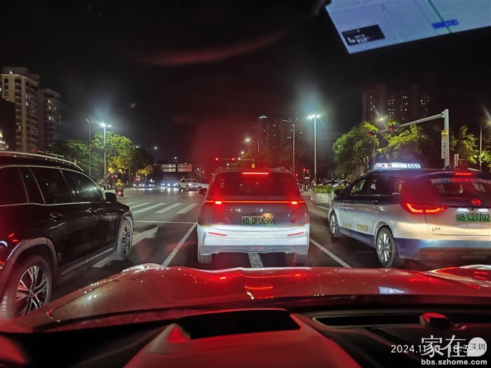 终于走到了最后一个红绿灯