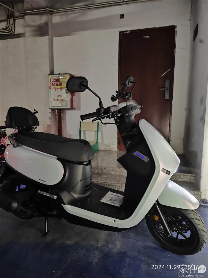 可以停在家门口，明天看看能不能进屋，可以的话去大理时就可以推进室内。