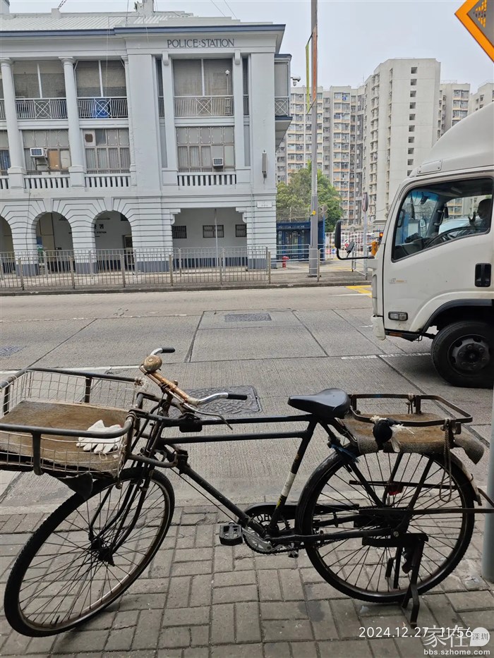 内地都难见的凤凰双杠单车