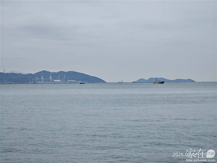 对面香港青山发电厂（好像是）