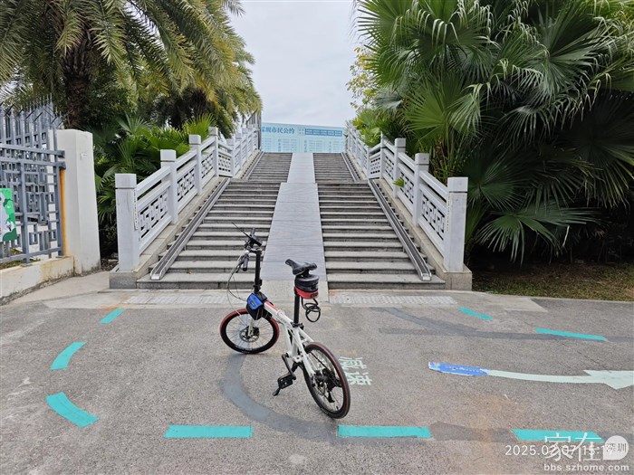 这里还要推车上桥过路口