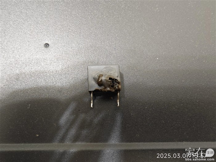 没想到我烧了一个这样的小东西会冒这么大的烟，一度以为要着火了。