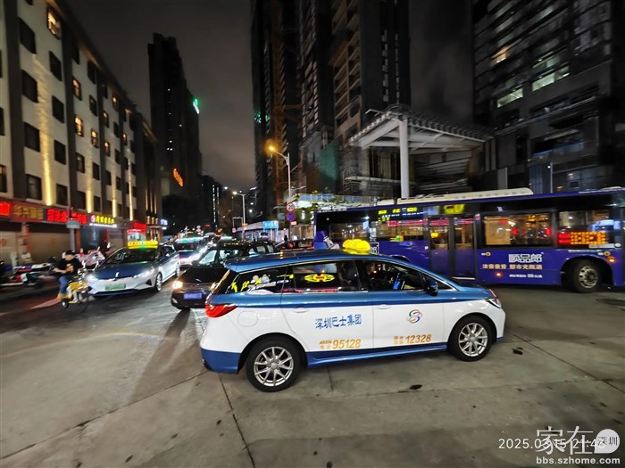 这么晚了沙尾路还能堵车