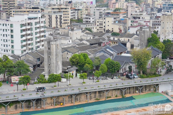 河对面就是观澜古墟