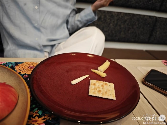 孩子发现了有她超喜欢吃而我看着就怕的芝士