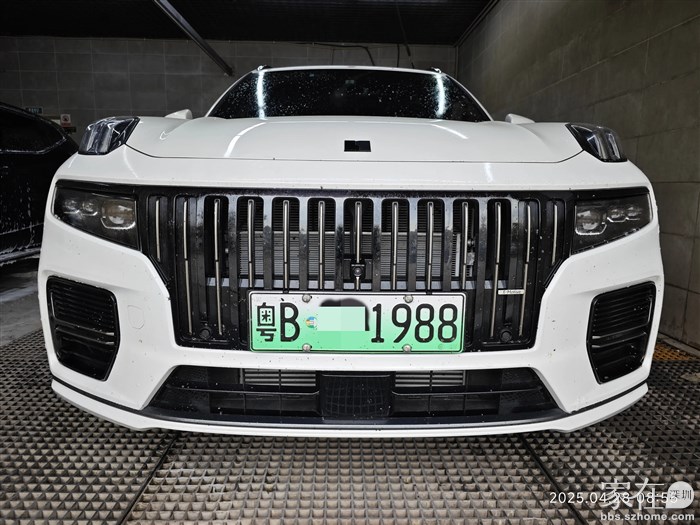 跑长途不可避免的贴满蚊虫