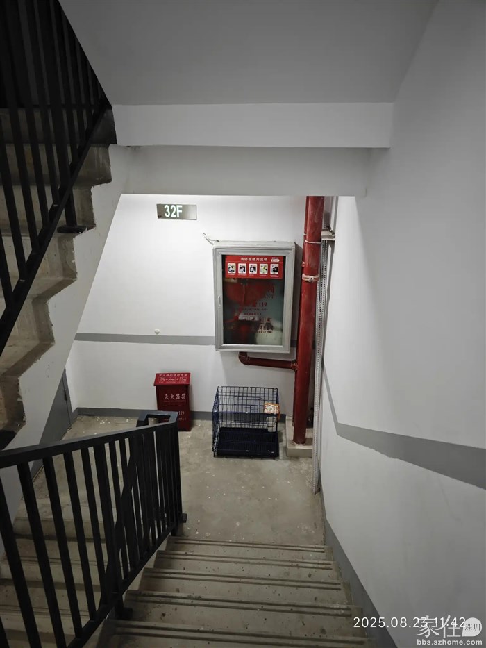 谁家把狗子放这，没条件养就别养。