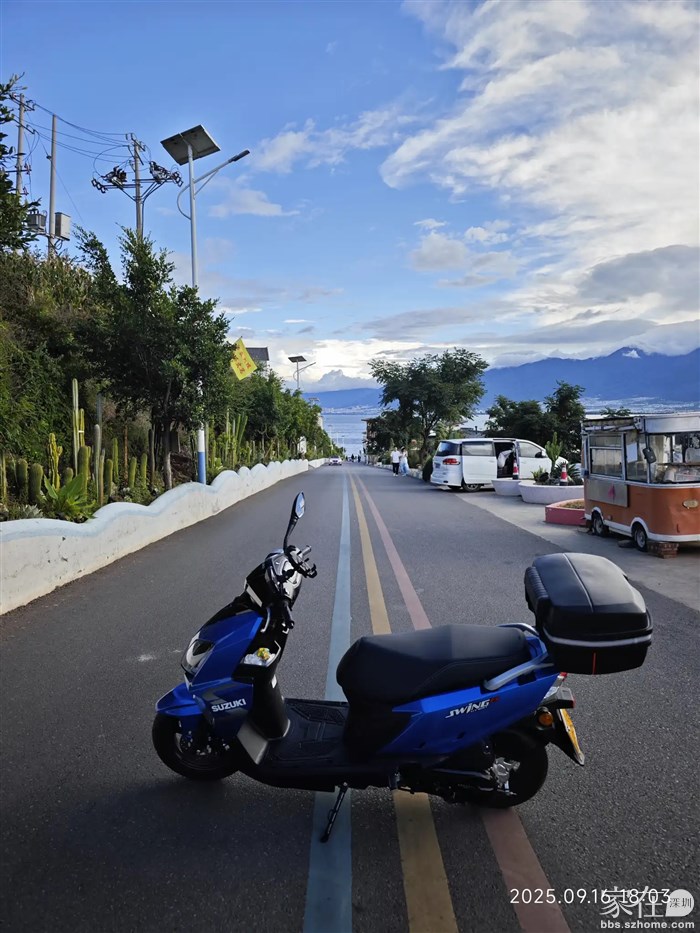 文笔村的网红彩虹路