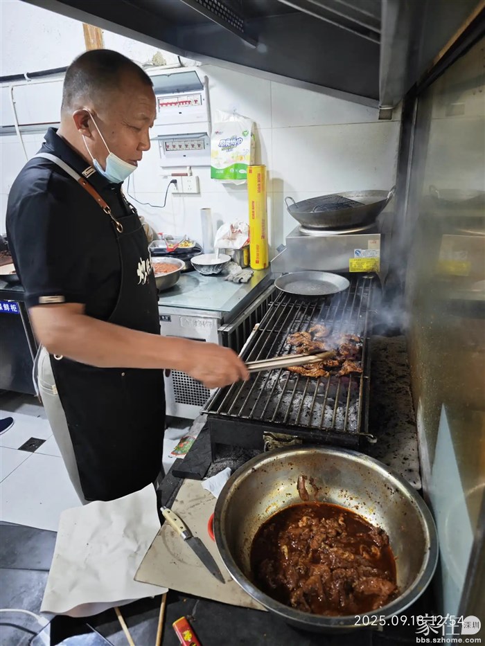 做米线用的烤肉都是这样子现烤