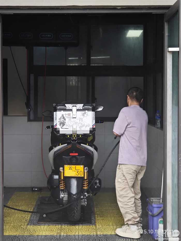 大理这边各车行都有自助洗车设施供车友们自行洗车非常方便。