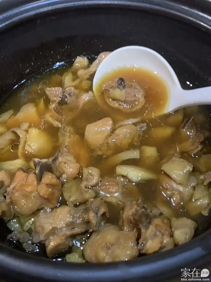 当晚领导就做了个黄酒煮鸡