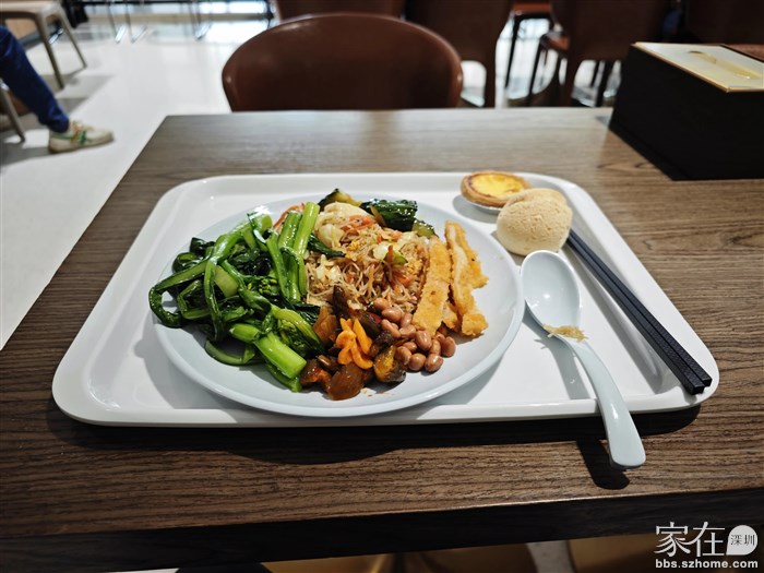 年底了超多人赶在年内体检，做个彩超排了2个多小时，早餐变午餐了。