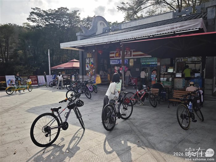 洱海生态廊道也能有红花湖这么大规模的单车出租就好了