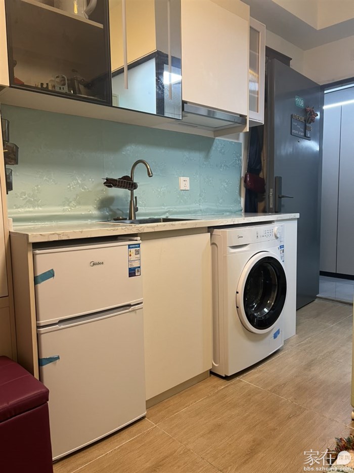滚筒洗衣机和全新小冰箱