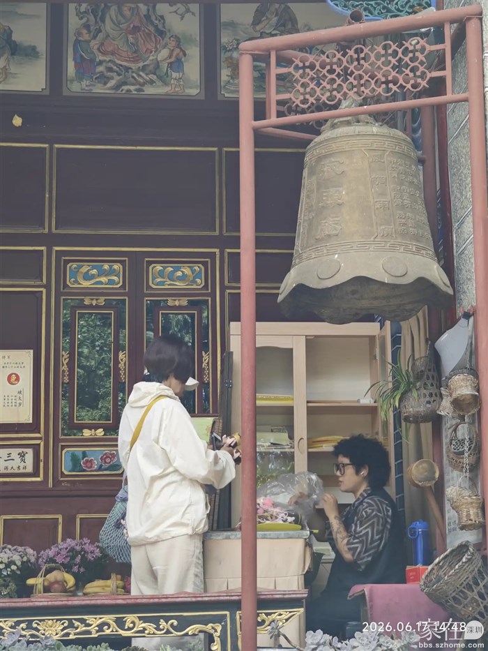 临离开不舍得又买了2个公仔