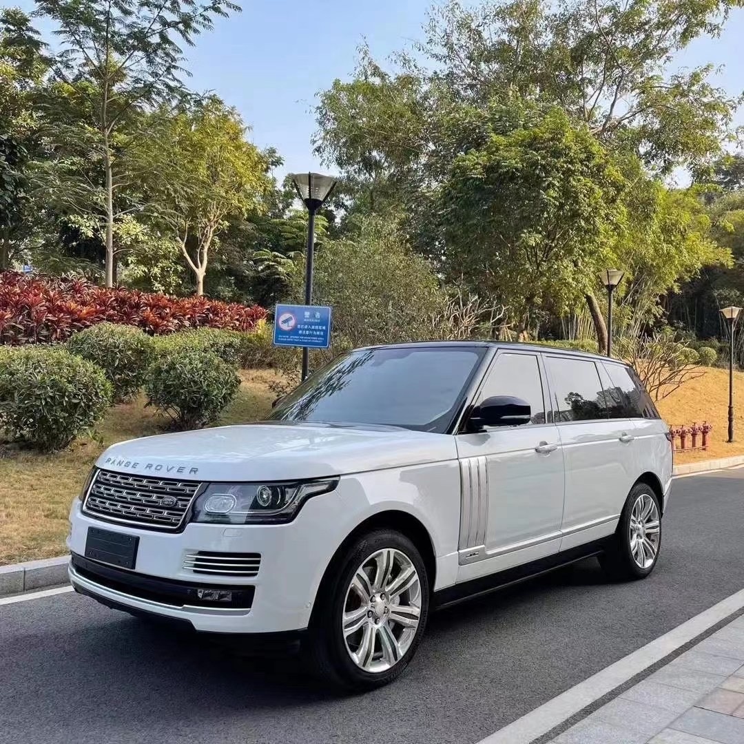 高清晰路虎（Landrover）揽胜越野车电脑桌面壁纸下载