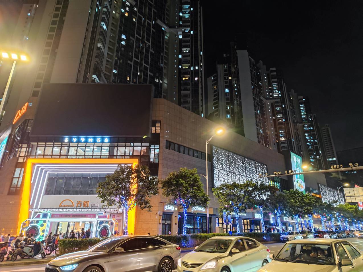 深圳龙华天虹购物中心（原龙华九方）焕新升级，伍曦设计为商业注入新活力！_空间